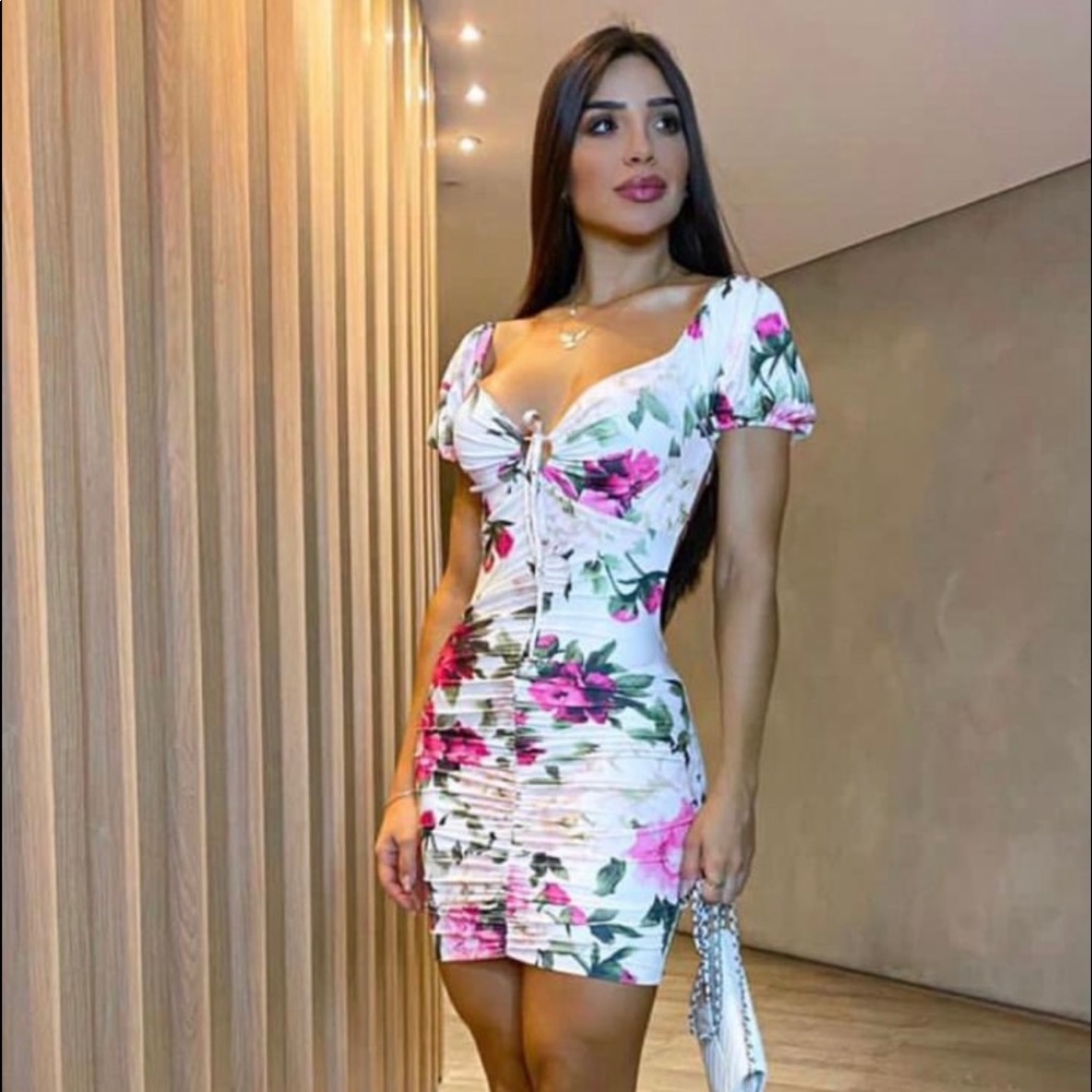 Super sexy flowered dress